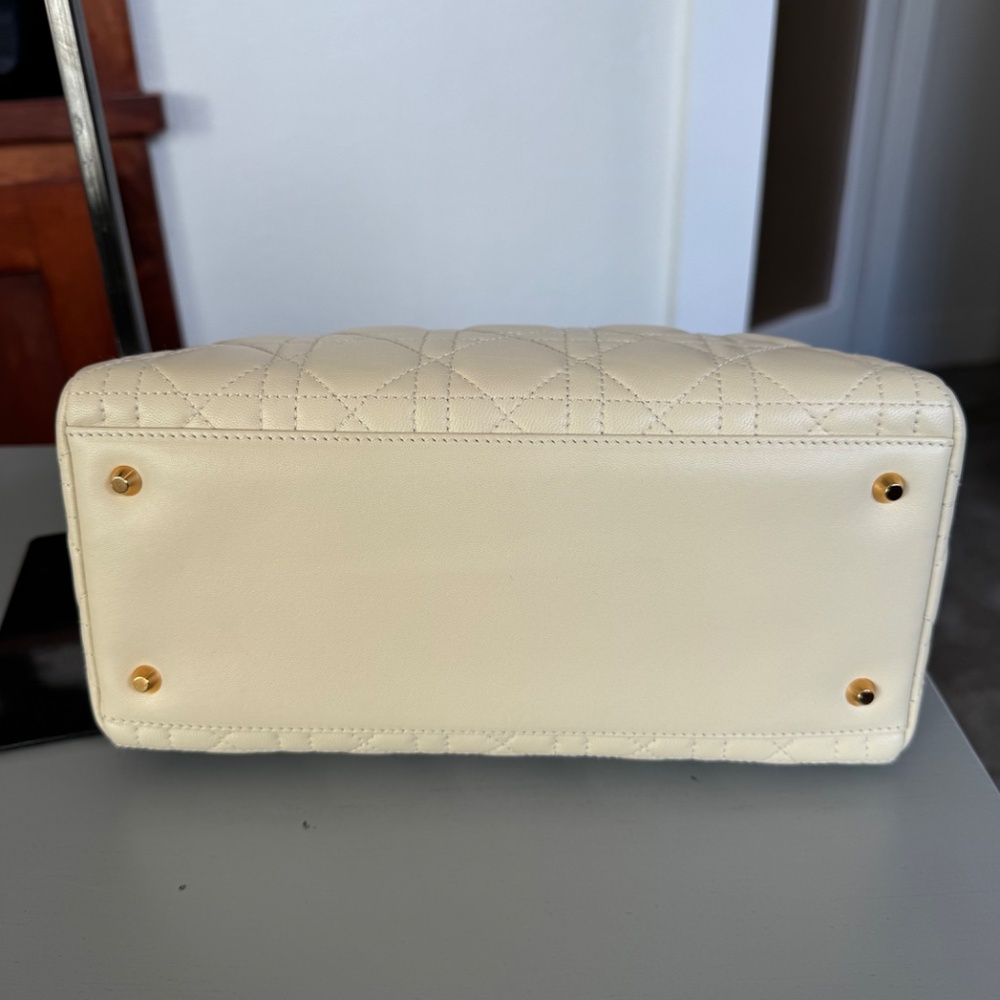 Christian Dior Medium Lady Dior - Cream Lambskin - Picture 6 of 11
